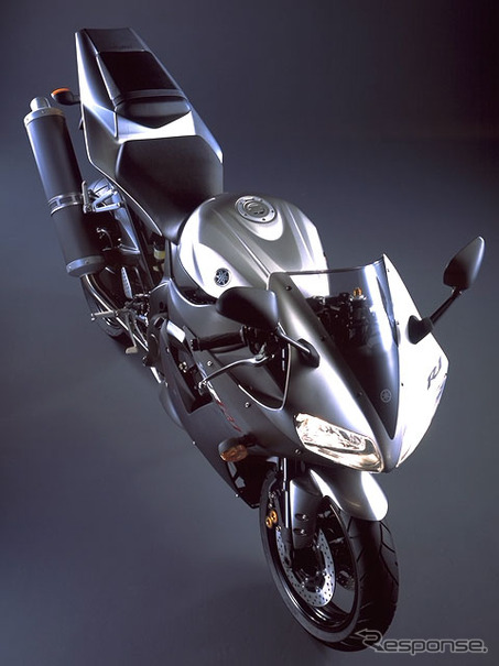 【東京ショー2001 MC出品車】ヤマハ『YZF-R1』に、更なる高速域での旋回性能とリニアなパワー感を