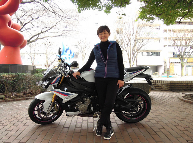 バイク女子 オジサンのイメージ脱却したい Bmwモトラッド相模原 佐藤陽子さん レスポンス Response Jp