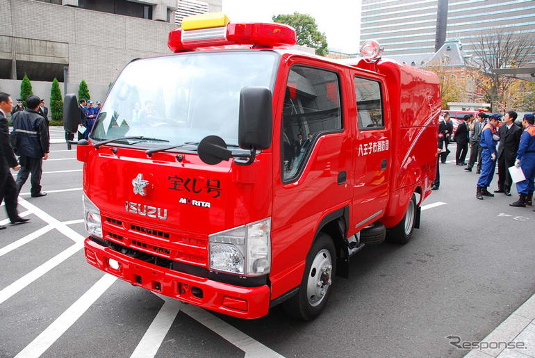多機能型消防車、登場…消防団に助っ人