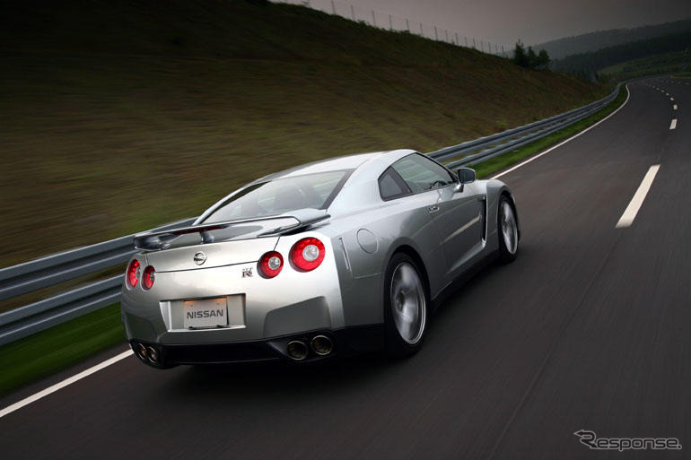 日産 GT-R の実用燃費を知りたい…e燃費に初の登録