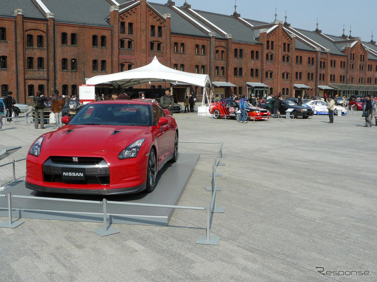 GT-R レーシングカーが横浜を走る！…日産 Potential for Your Driving