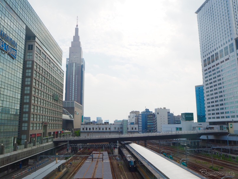 新宿駅 東西の通り抜けがフリーパスに 自由通路がいよいよ供用 7月19日から レスポンス Response Jp