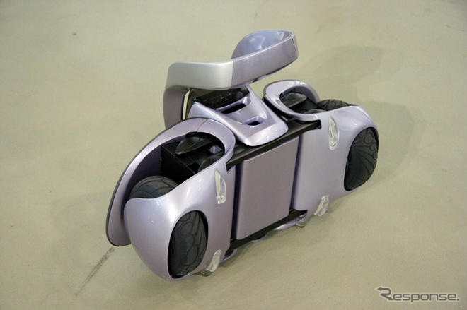 トヨタ ウィングレット…常時持ち歩ける移動支援ロボット