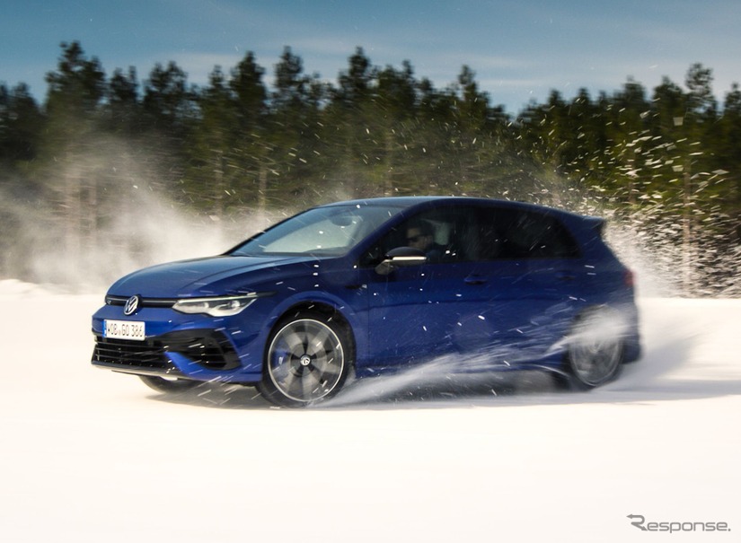 Vw ゴルフr 新型と R32 雪上でドリフト対決 動画 レスポンス Response Jp Vw ゴルフr 新型と R32 雪上でドリフト対決 動画 レスポンス Response Jp