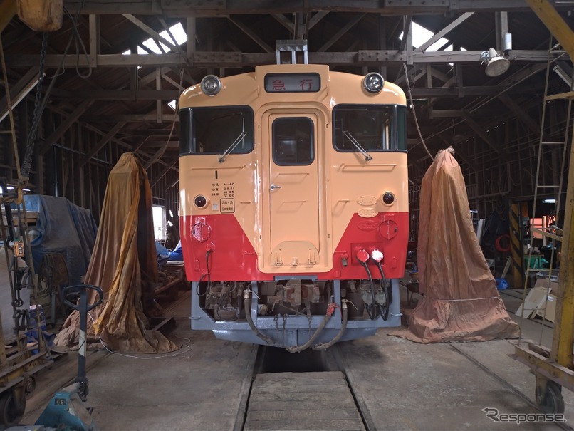 小湊鐡道のキハ40形が塗色変更 トップナンバーが既存車と同じクリーム 朱色に レスポンス Response Jp