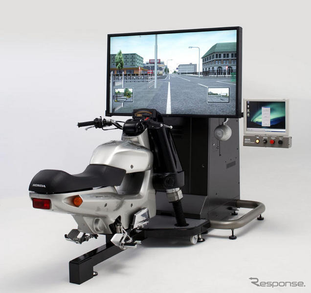 ホンダ、二輪ライディングシミュレーターをマイチェン