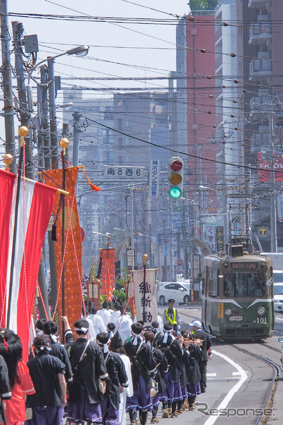 札幌市電の還暦車両が引退 1961年製のm101 初の連結車 10月31日ラストラン レスポンス Response Jp 札幌市電の還暦車両が引退 1961年製のm101 初の連結車 10月31日ラストラン レスポンス Response Jp