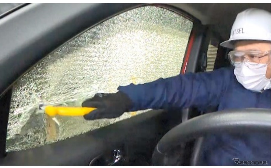 脱出用ハンマーを車内に常備して 選び方と使い方 51銘柄をテスト 動画 レスポンス Response Jp 脱出用ハンマーを車内に常備して 選び方と使い方 51銘柄をテスト 動画 レスポンス Response Jp