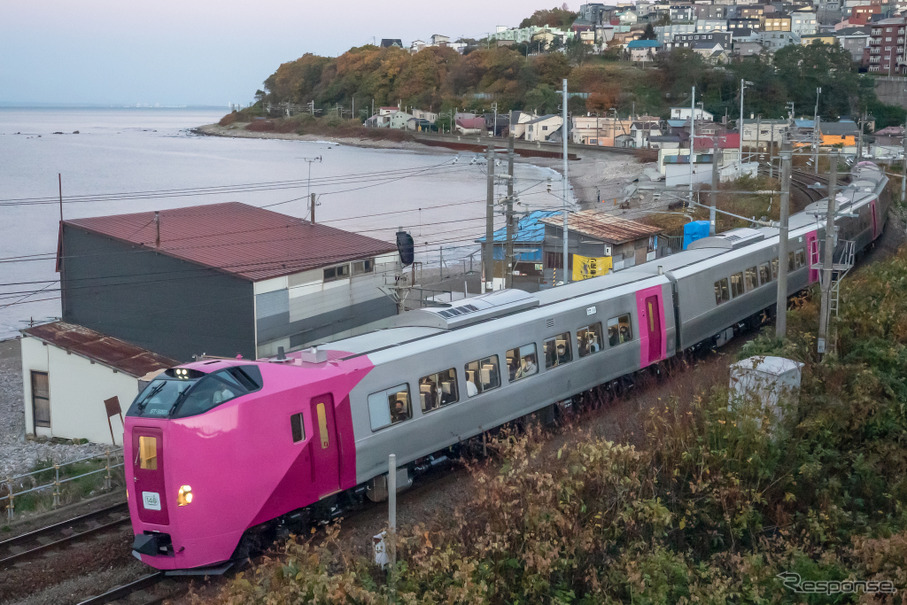 観光列車仕様のキハ261系 はまなすorラベンダー 10月に道東ひとめぐりツアー レスポンス Response Jp 観光列車仕様のキハ261系 はまなすorラベンダー 10月に道東ひとめぐりツアー レスポンス Response Jp