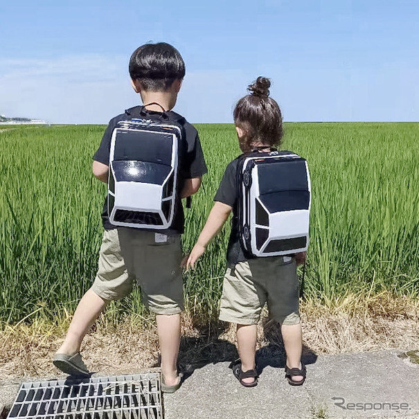 トヨタae86 頭文字d カーボンボンネット仕様がバックパックに 限定販売 レスポンス Response Jp