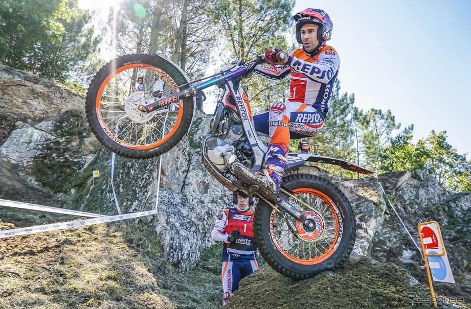ホンダ トニー ボウ選手がトライアル世界選手権15連覇達成 レスポンス Response Jp ホンダ トニー ボウ選手がトライアル世界選手権15連覇達成 レスポンス Response Jp