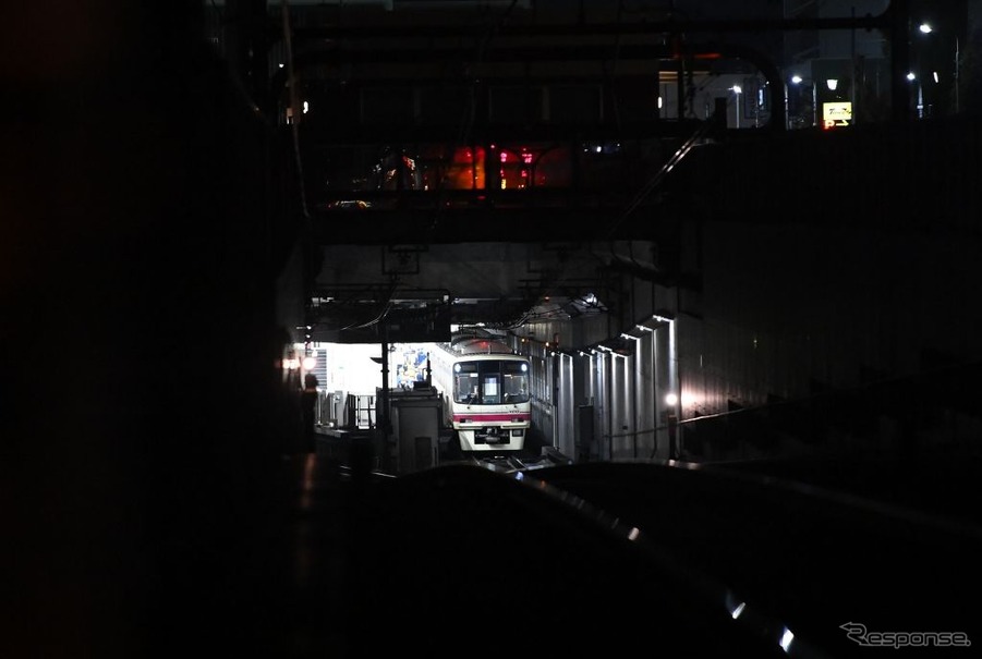 京王線事件 ホームドアと車両ドアがずれても開放を基本に 国交相 レスポンス Response Jp 京王線事件 ホームドアと車両ドアがずれても開放を基本に 国交相 レスポンス Response Jp