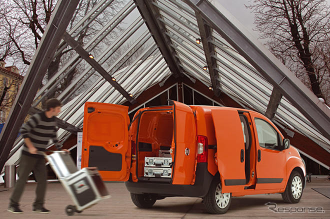 世界のはたらくじどうしゃ写真蔵…勤労感謝の日　しあわせデリバリー