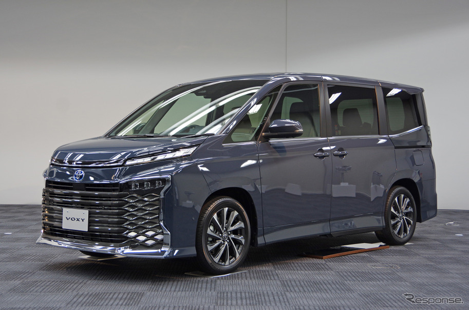 トヨタ ヴォクシー 新型 キーワードは 先鋭 独創 前後ライトが怪しく光る 写真43枚 レスポンス Response Jp トヨタ ヴォクシー 新型 キーワードは 先鋭 独創 前後ライトが怪しく光る 写真43枚 レスポンス Response Jp