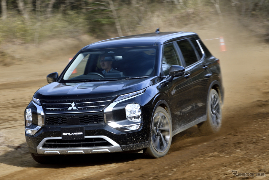 三菱 アウトランダーphev 新型試乗 公道 オフロードで見せた 唯一無二の非凡さ 片岡英明 レスポンス Response Jp 三菱 アウトランダーphev 新型試乗 公道 オフロードで見せた 唯一無二の非凡さ 片岡英明 レスポンス Response Jp