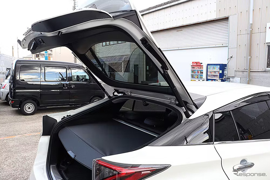 プリウス50系のバックドアを電動化 販売に向けて支援募集中 レスポンス Response Jp