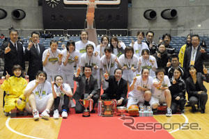 ジャパンエナジー、女子バスケチームが皇后杯を制す