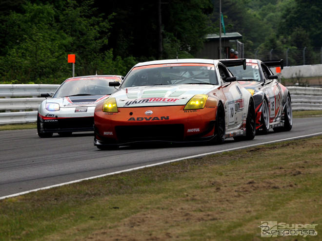 【スーパー耐久 第2戦】決勝…2台のZによる激しいバトル