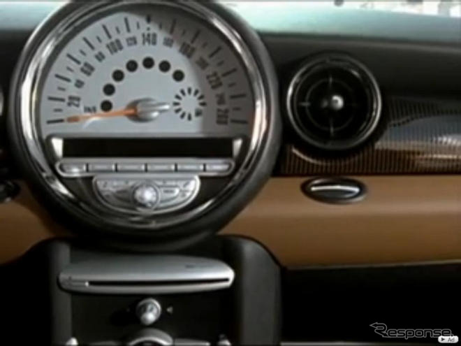 MINI 誕生50周年記念車…心くすぐる特別装備