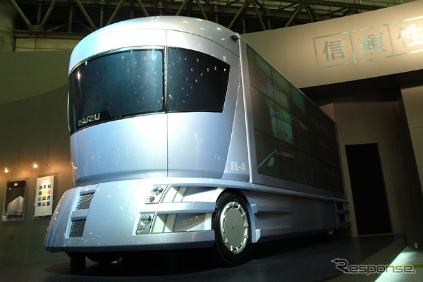 【東京ショー2002速報】いすゞ『FL-4』はCd＝0.31! ---機能が作り出すデザイン