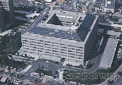 老人ホームで暴走、4人が死傷