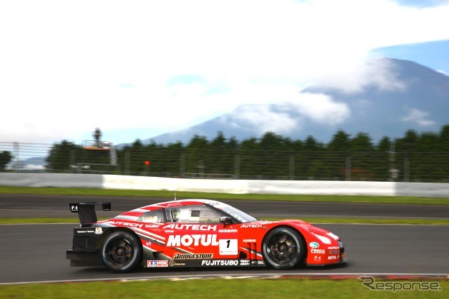 #1 MOTUL AUTECH GT-R