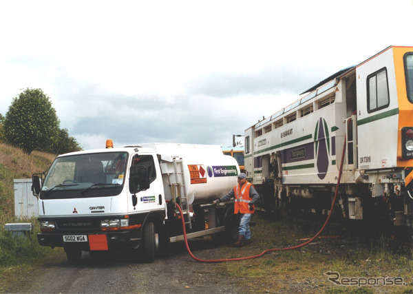 三菱ふそうとダイムラー、中型トラック用エンジンを共通化