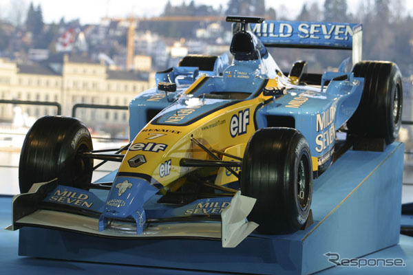 ルノーが2003年マシンを発表---JTとのスポンサーシップも延長