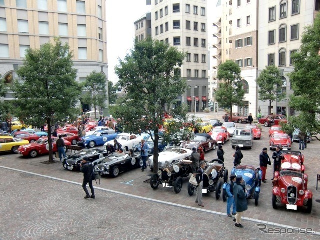 東京汐留のイタリア街に集まったクラシックカー