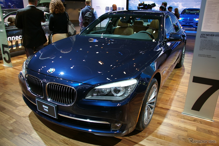 BMW 740i