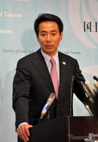 6日・閣議後会見　前原国交相　撮影＝中島みなみ