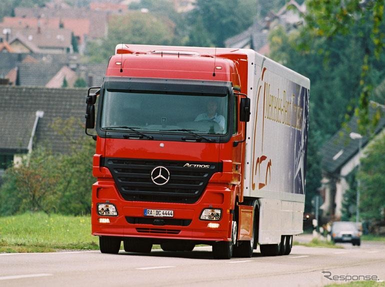 ダイムラーがトラック開発部門を集約---コスト3割削減