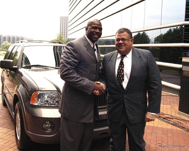 リンカーンがマジック・ジョンソンを広報マンに起用