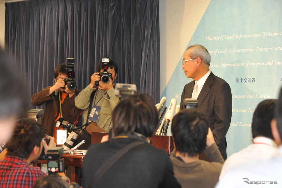 鈴木久泰長官（5日、撮影＝中島みなみ）
