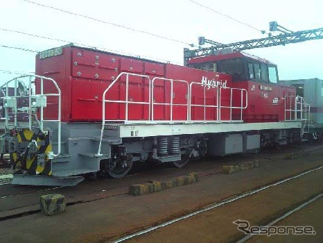 GSユアサの産業用リチウムイオン電池が搭載されるハイブリッド入換機関車