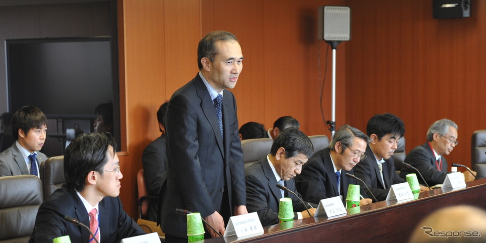 冒頭で挨拶に立った国土交通省・河田守弘自動車情報課長　撮影＝中島みなみ