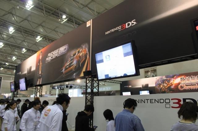 【Nintendo World 2011】『リッジレーサー3D』とリアル永瀬麗子  【Nintendo World 2011】『リッジレーサー3D』とリアル永瀬麗子 