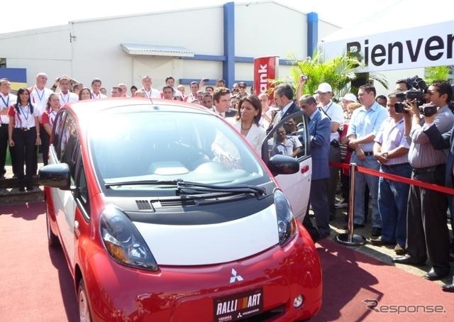 i-MiEV。コスタリカでの販売開始セレモニー