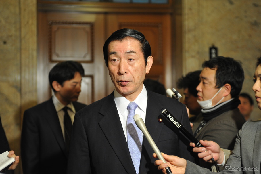 (4日・参議院) 撮影=中島みなみ