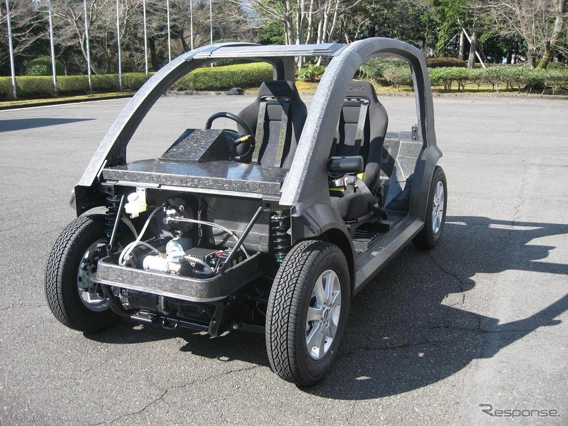 オール熱可塑性CFRPのコンセプトカー
