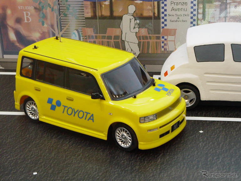 【東京ショー2003速報】トヨタ『プリウス』のパーキングアシストを疑似体験
