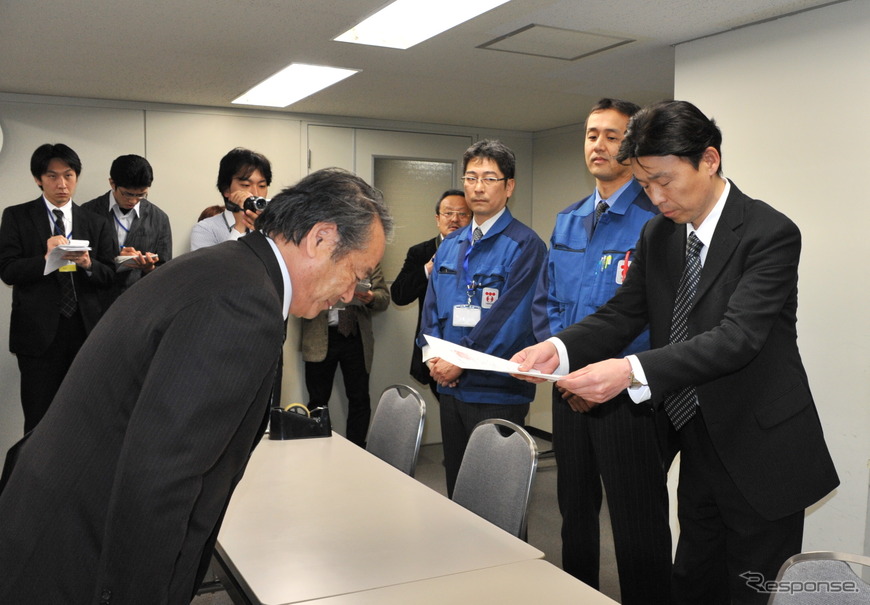 （13日14時・東電別館）　撮影＝石田信一郎