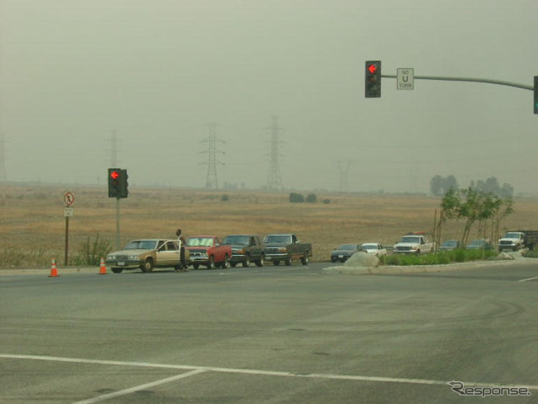 想像を絶する山火事に生活道路も寸断