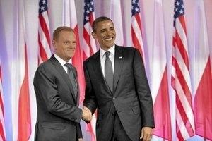 オバマ大統領、ポーランド首相から『The Witcher 2』を贈られる オバマ大統領、ポーランド首相から『The Witcher 2』を贈られる