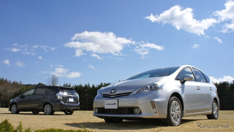 トヨタ プリウスα 3列シート7人乗り仕様