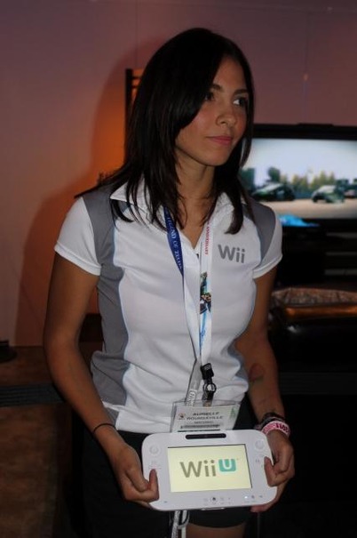 【E3 2011】Wii Uを持つと更に美しく・・・美人コンパニオン写真集