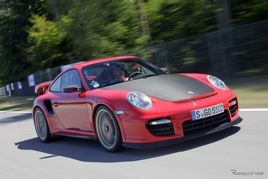 日本円で2800万円のポルシェ911GT2RS
