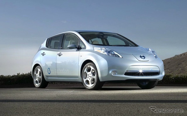 7月26日、世界累計販売が1万台を超えたことが明らかになった日産リーフ