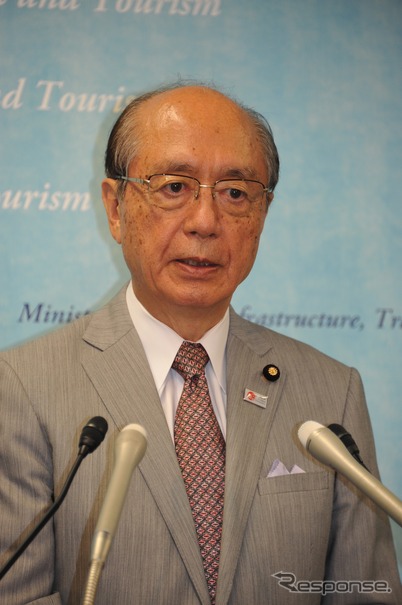 新しく国土交通大臣に就任した前田武志氏