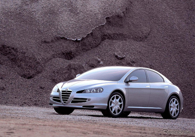 【ジュネーブモーターショー'04出品車】イタルデザインから次世代アルファ